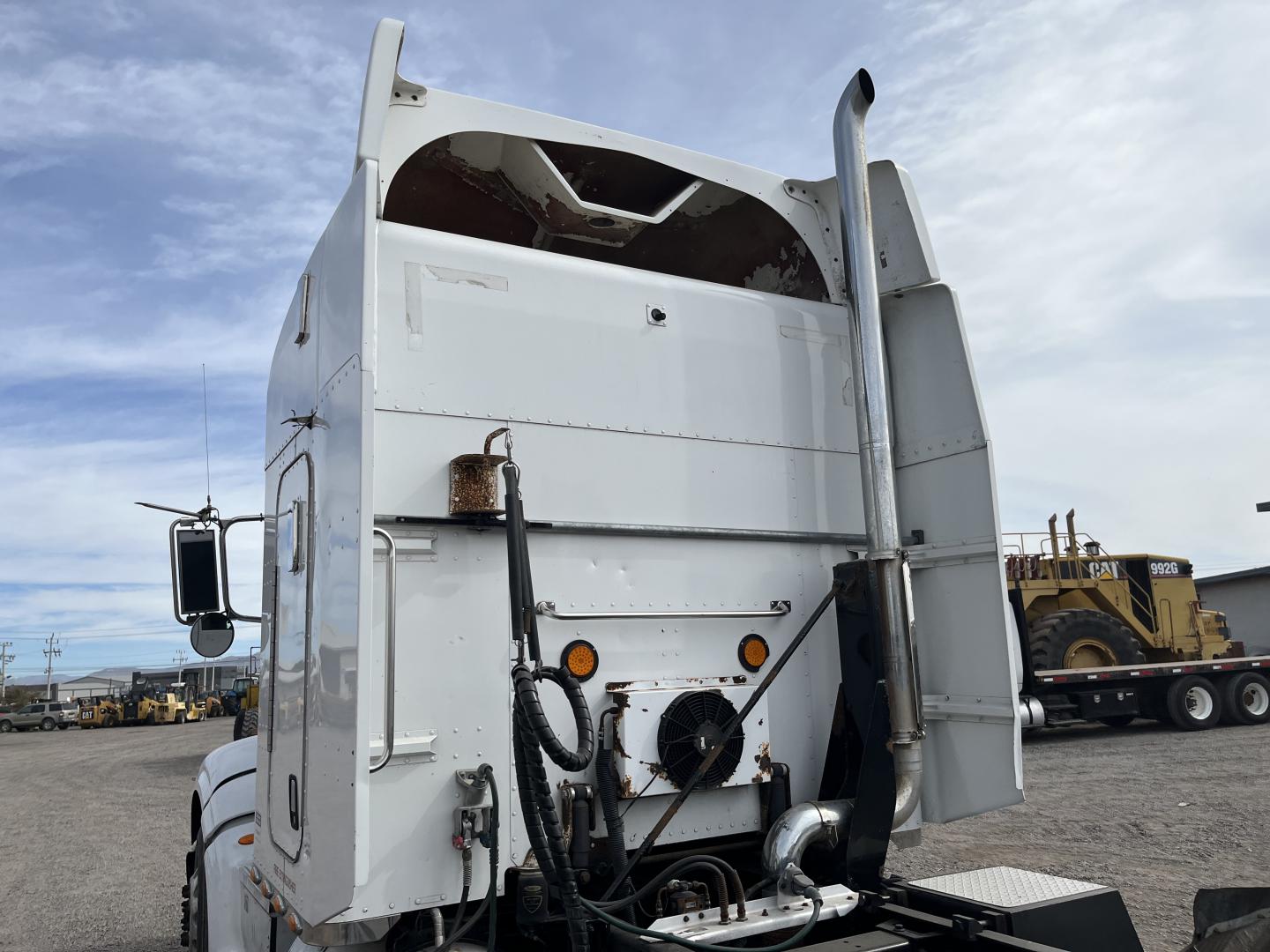 TRACTOCAMION PETERBILT 386